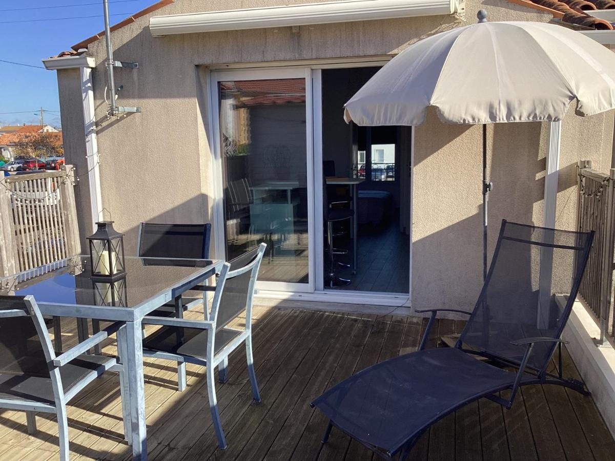 شقة Chaleureux T2 30 M2 Et Sa Terrasse Bois 18 M2 لا روشيل المظهر الخارجي الصورة